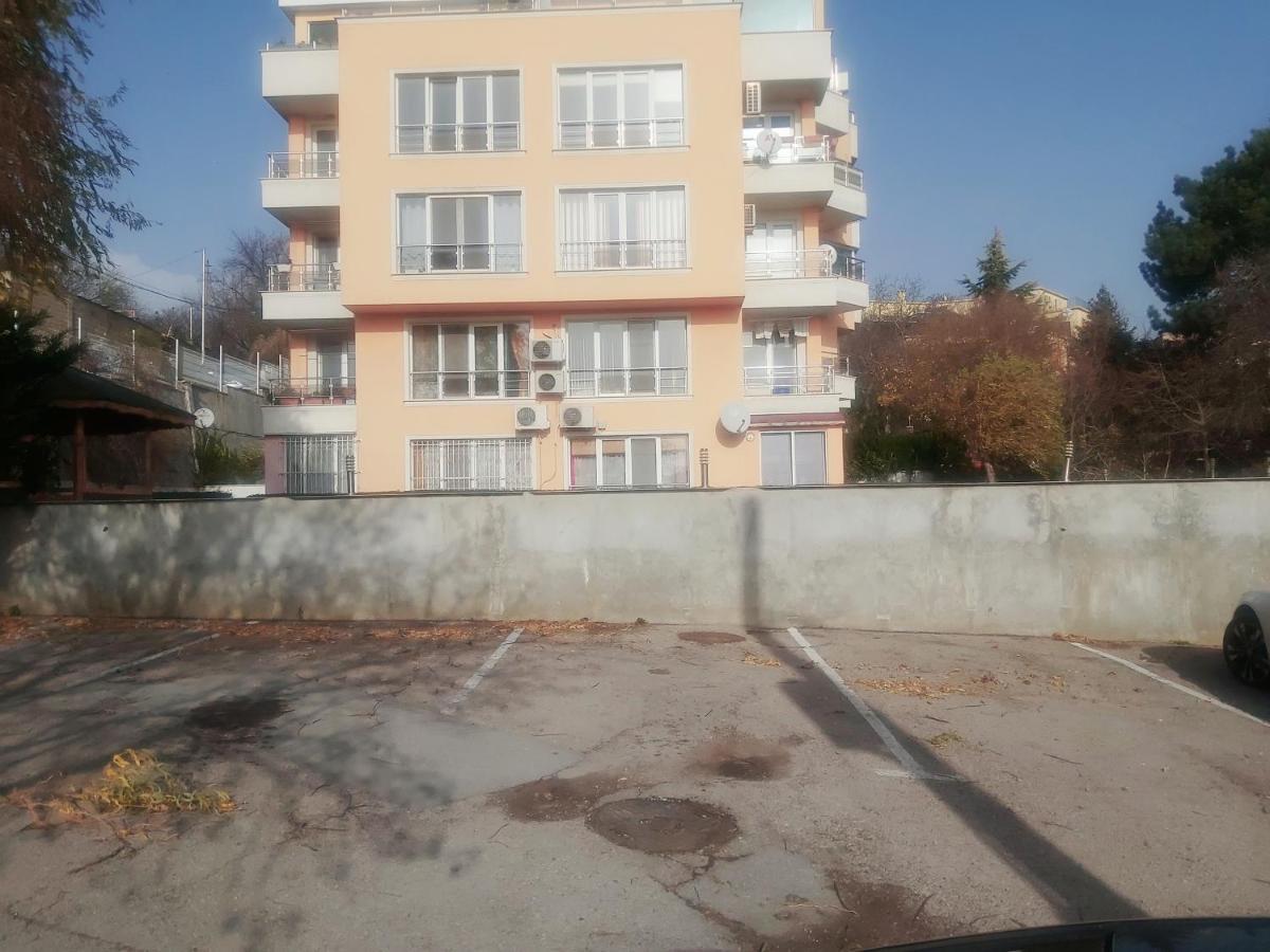 Saint Nicholas Lovely 2 Bedroom With Sunny Garden Apartment